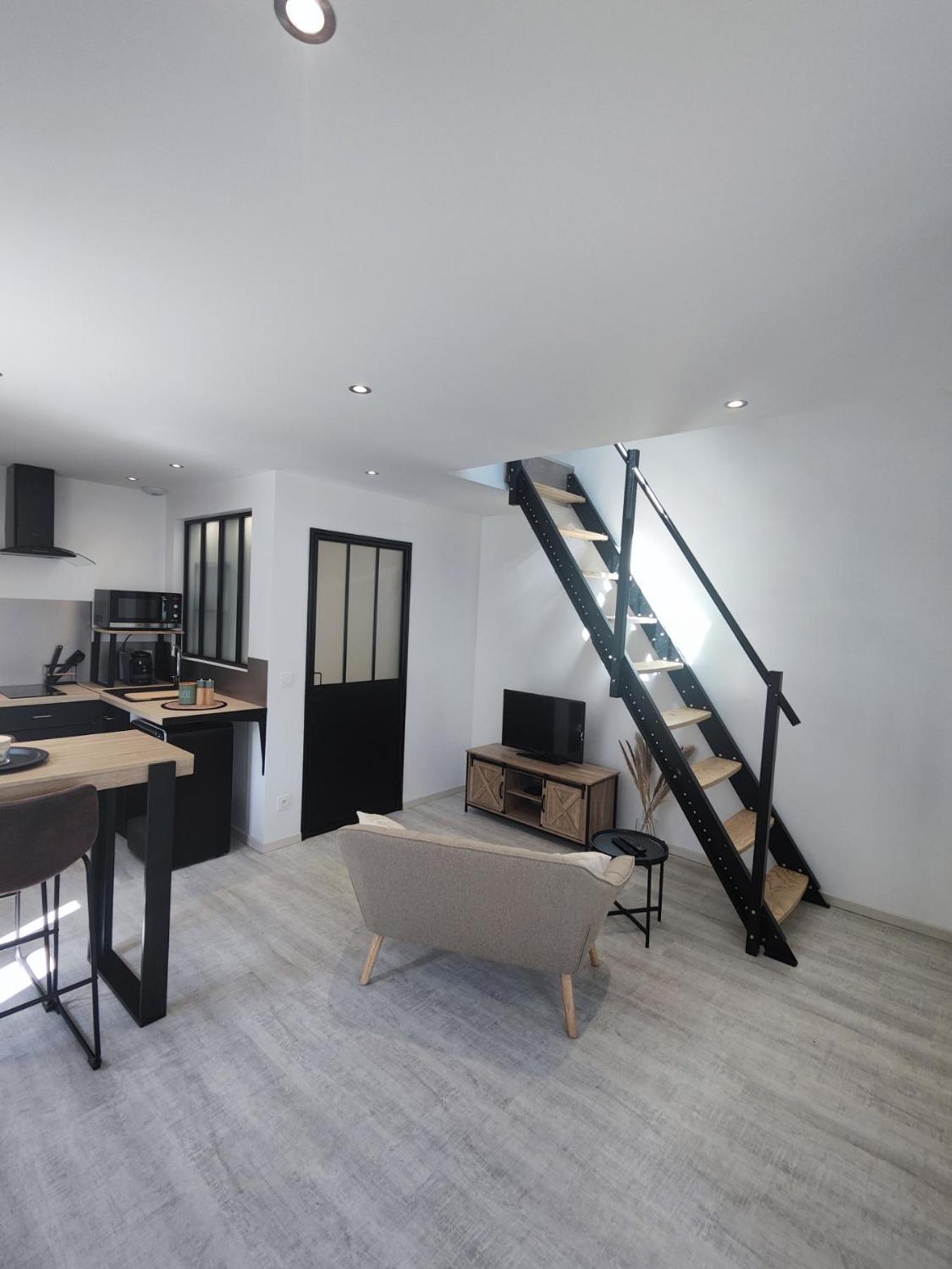 Studio Neuf Situe Au Coeur D'Un Bourg Paisible Pacé Exteriér fotografie