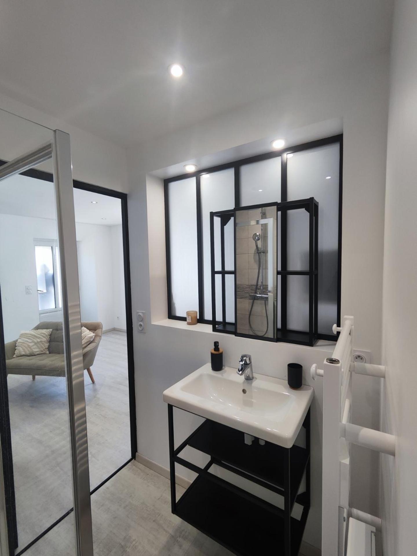 Studio Neuf Situe Au Coeur D'Un Bourg Paisible Pacé Exteriér fotografie
